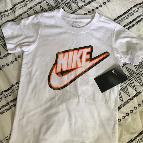 Boys Nike Top Size 6 NWT - Picture 2 of 4